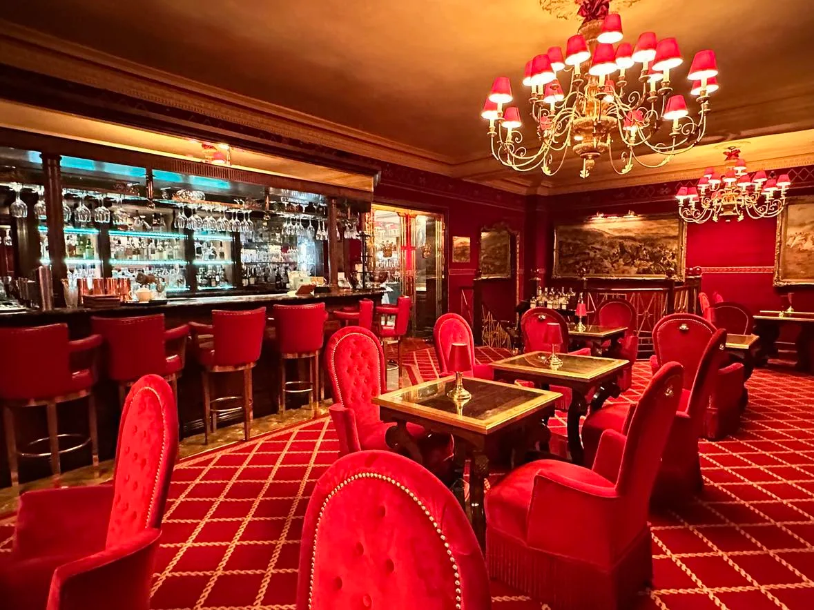 Stylowa restauracja z częścią lounge